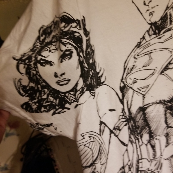 DC Collection t shirt Medium great shape - Picture 2 of 3